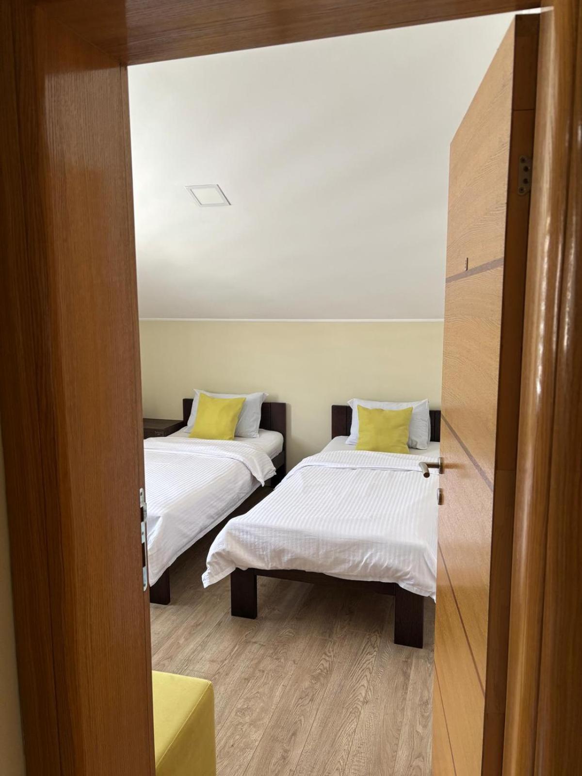 Sobe I Apartman R Bileca Bagian luar foto