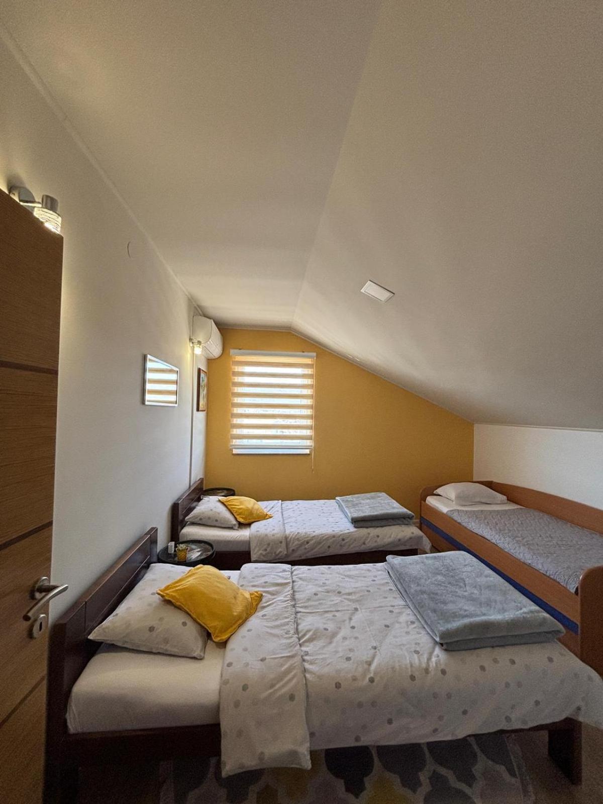 Sobe I Apartman R Bileca Bagian luar foto